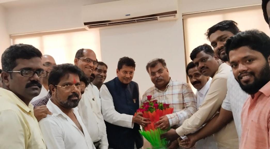 पालकमंत्री रवींद्र चव्हाण यांचे जिल्हा नियोजन समिती सदस्य अशोक सावंत यांनी जनतेच्या वतीने मानले आभार