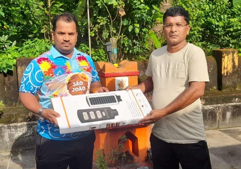 देवबाग येथे महाराष्ट्र नवनिर्माण लॉटरी सेना अध्यक्ष गणेश कदम यांच्यावतीने आतापर्यंत २७ सोलर लाईट प्रदान