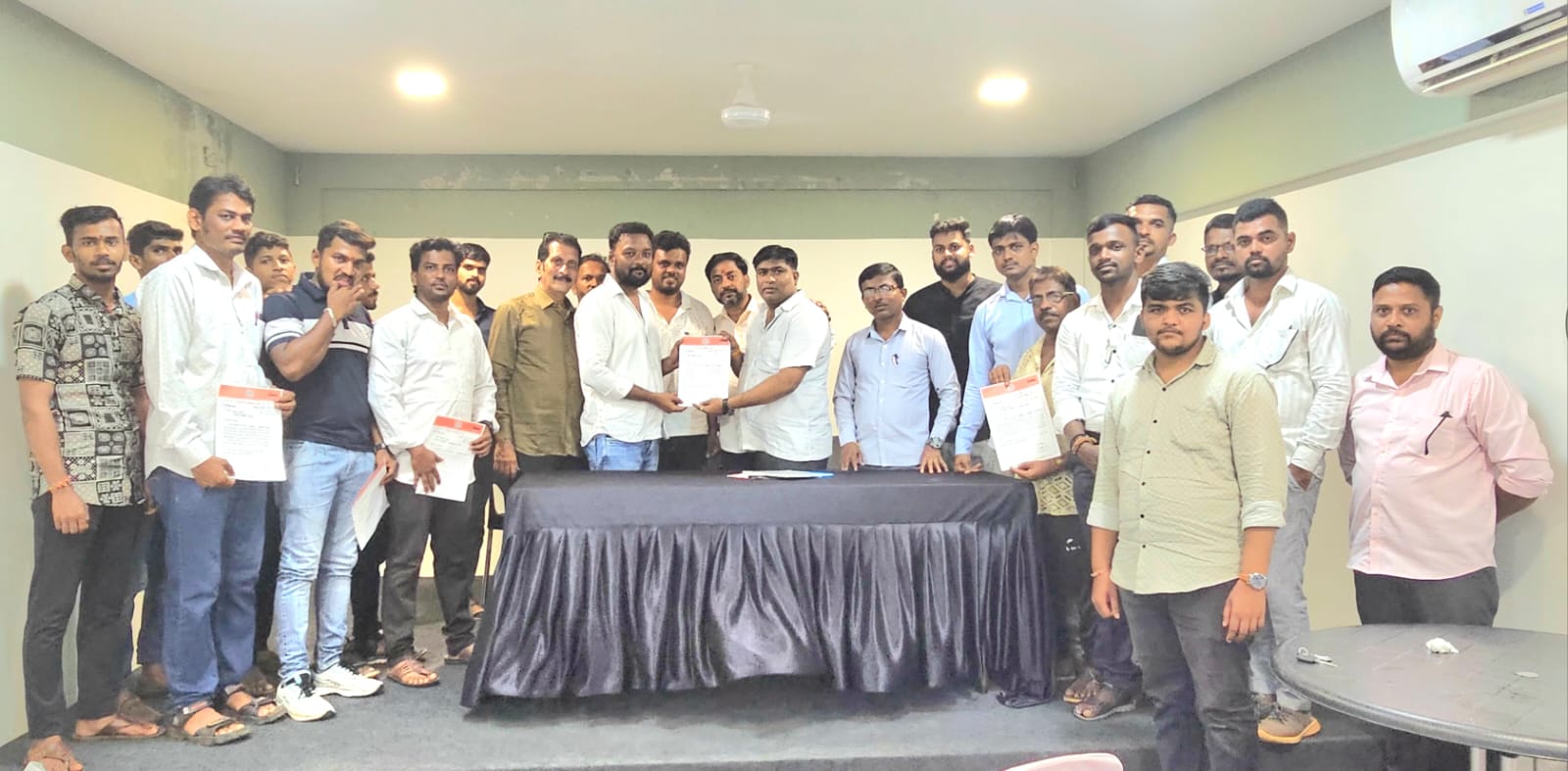 मालवण तालुक्यातील मनसेच्या नुतन पदाधिकाऱ्यांच्या नियुक्त्या जिल्हाध्यक्ष धीरज परब यांनी केल्या जाहीर