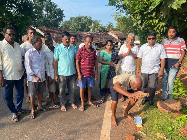 देऊळवाडा बांदेकर घर ते वालावलकर व्हाळी पर्यत गटार बांधकाम करणे कामाचे भूमिपूजन