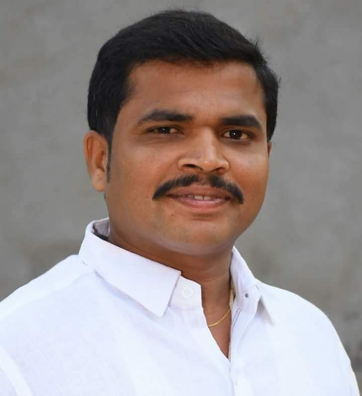 कुडाळातील शिंदे गटाचा मेळावा म्हणजे बचत गटाचे स्नेहसंमेलन : हरी खोबरेकर