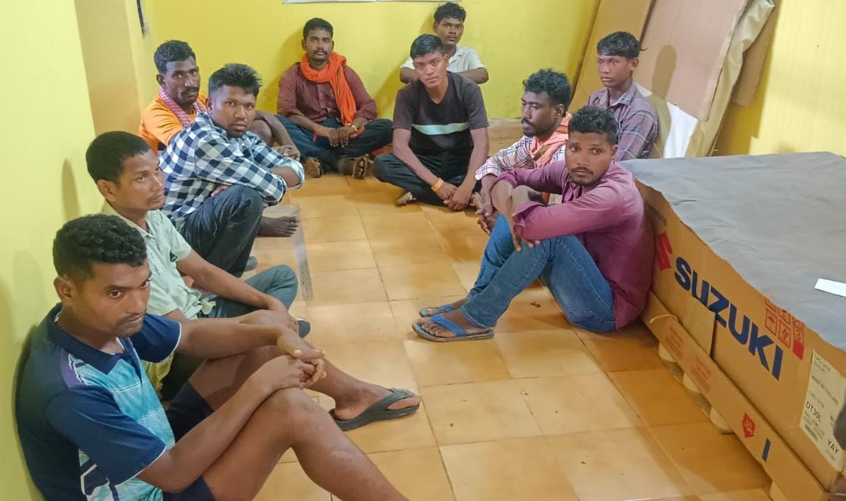 अवैध वाळू उपसा प्रकरणी दहा परप्रांतीय कामगारांवर कारवाई