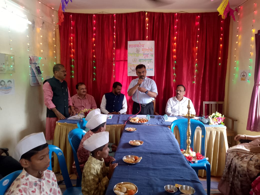 जिल्हाधिकारी यांनी बालगृहातील मुलांसमवेत केली दिपावली साजरी
