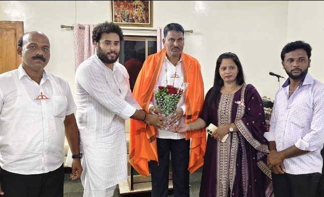 शिवसेनेचे नवनियुक्त जिल्हाप्रमुख दत्ता सामंत यांचा युवासेनेच्या वतीने सत्कार