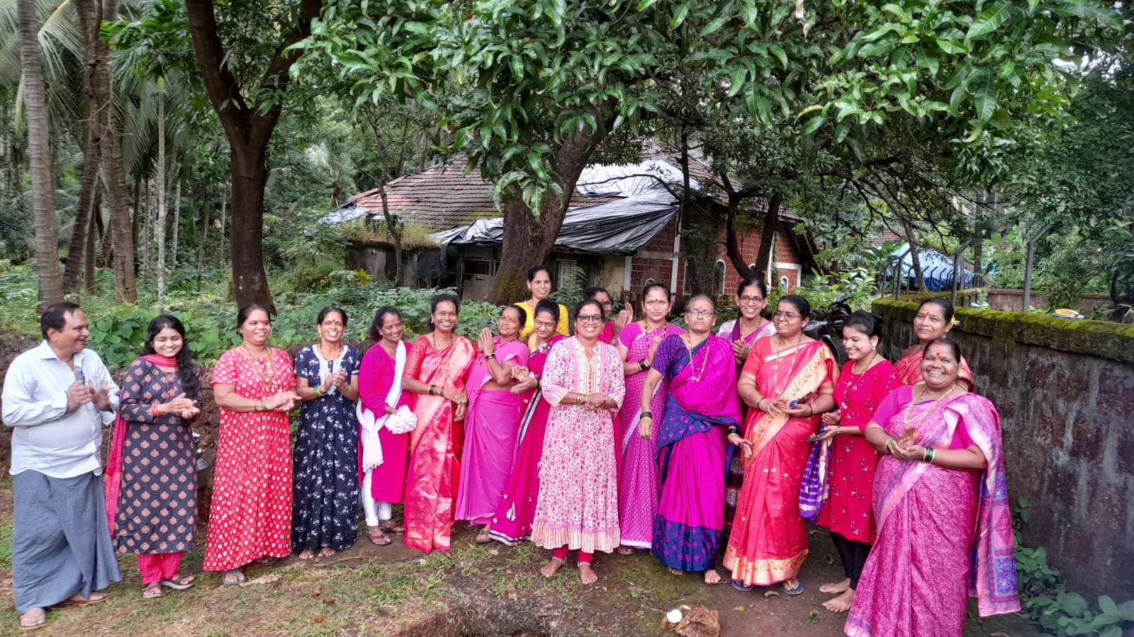 सातेरी मंदिर येथील रानडे घरानजीकच्या पाणंद काँक्रिटीकरण कामाचा शुभारंभ