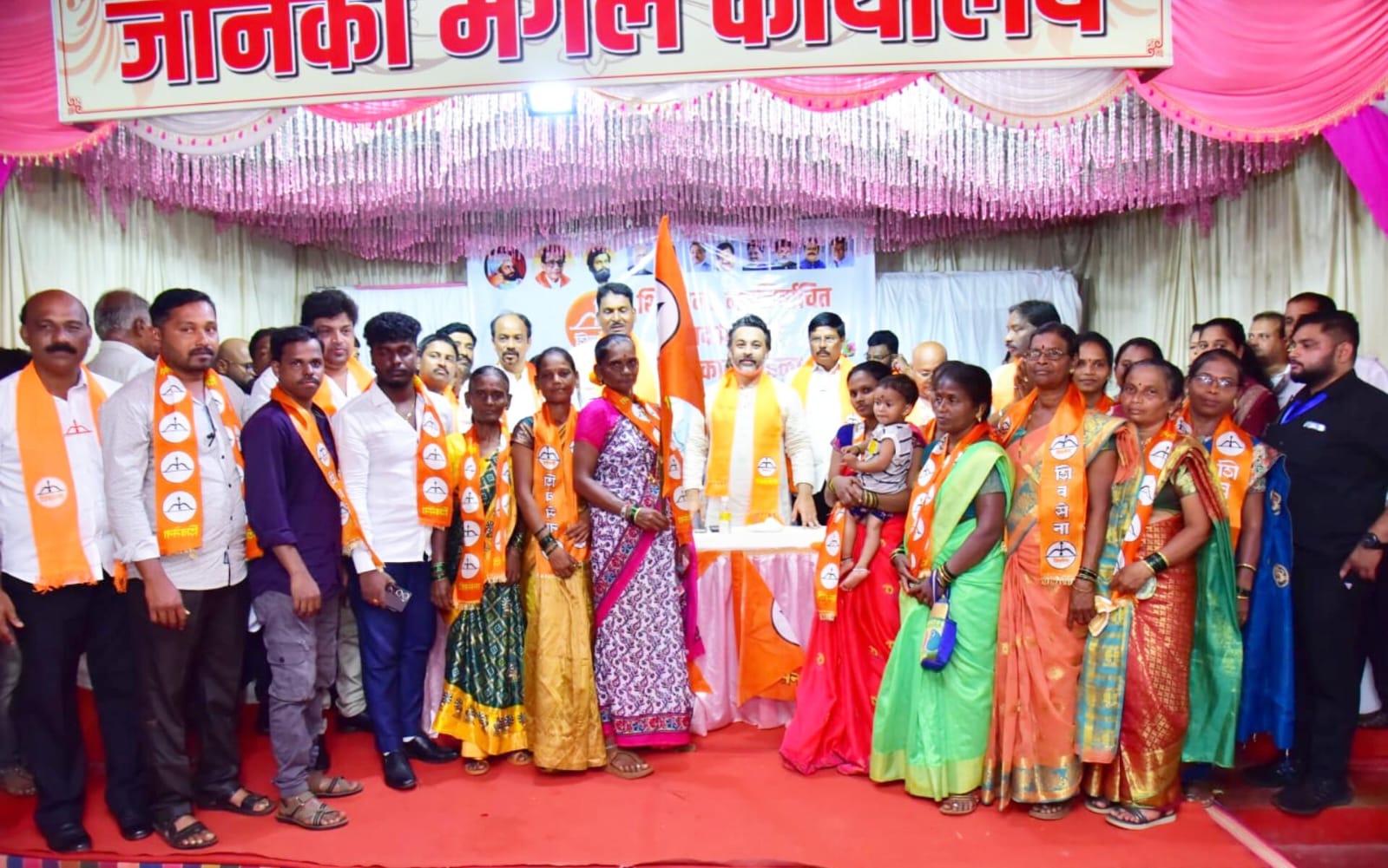 पळसंब मनसे शाखाध्यक्ष यांसह कार्यकर्ते व ग्रामस्थांचा शिवसेनेत प्रवेश