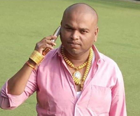 अभि लाड हे आयत्या बिळावरचे नागोबा…