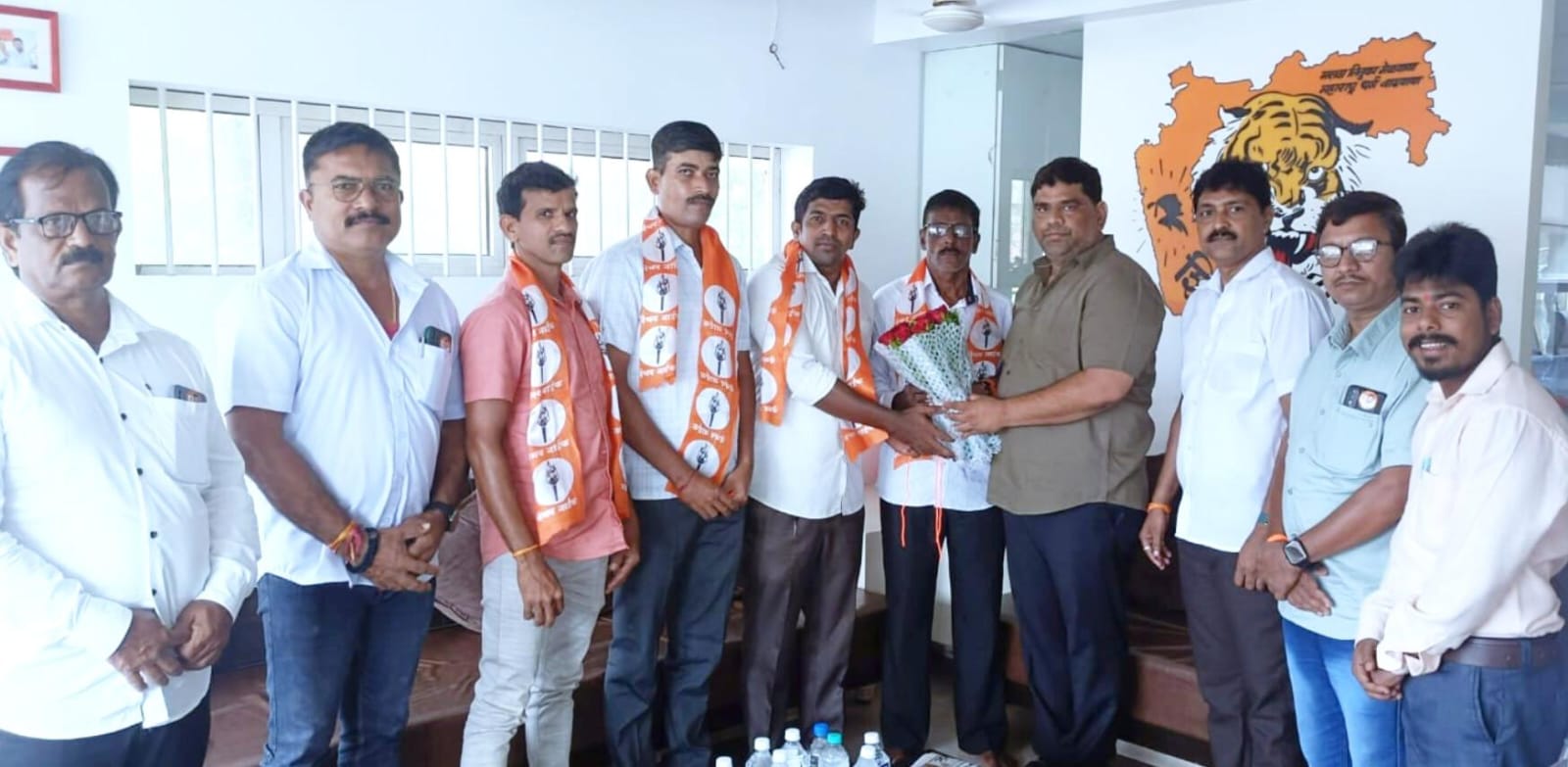 आ. वैभव नाईक यांच्या उपस्थितीत वर्दे येथील भाजपचे माजी उपसरपंच अरविंद सावंत यांचा ठाकरे शिवसेनेत प्रवेश