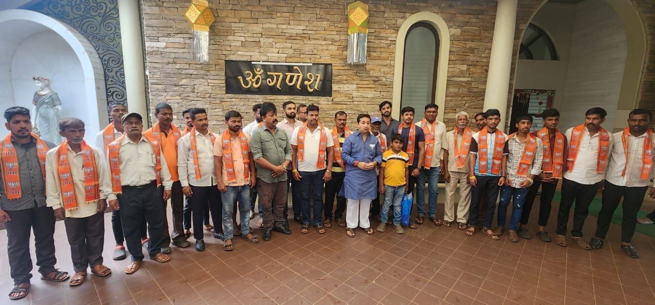 आचिर्णे येथील उबाठा सेनेचे पदाधिकारी, धनगर समाजाचे युवा नेते संतोष बोडके यांचा भाजपात प्रवेश