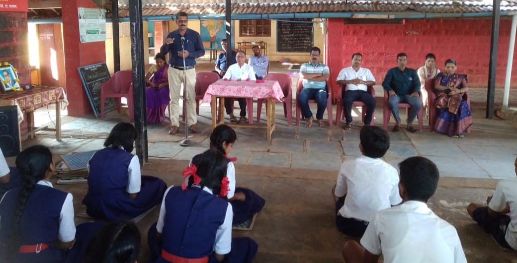 ओझर विद्यामंदिर कांदळगाव प्रशालेमध्ये संविधान दिन विविध उपक्रमांनी संपन्न