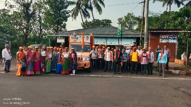 महाविकास आघाडीची पोईप बाजारपेठत कार्यकत्याची प्रचार रॅली