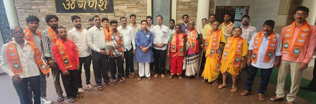 वैभववाडी : लोरे नेमणवाडी येथील उबाठाच्या असंख्य कार्यकर्त्यांचा भाजपात प्रवेश