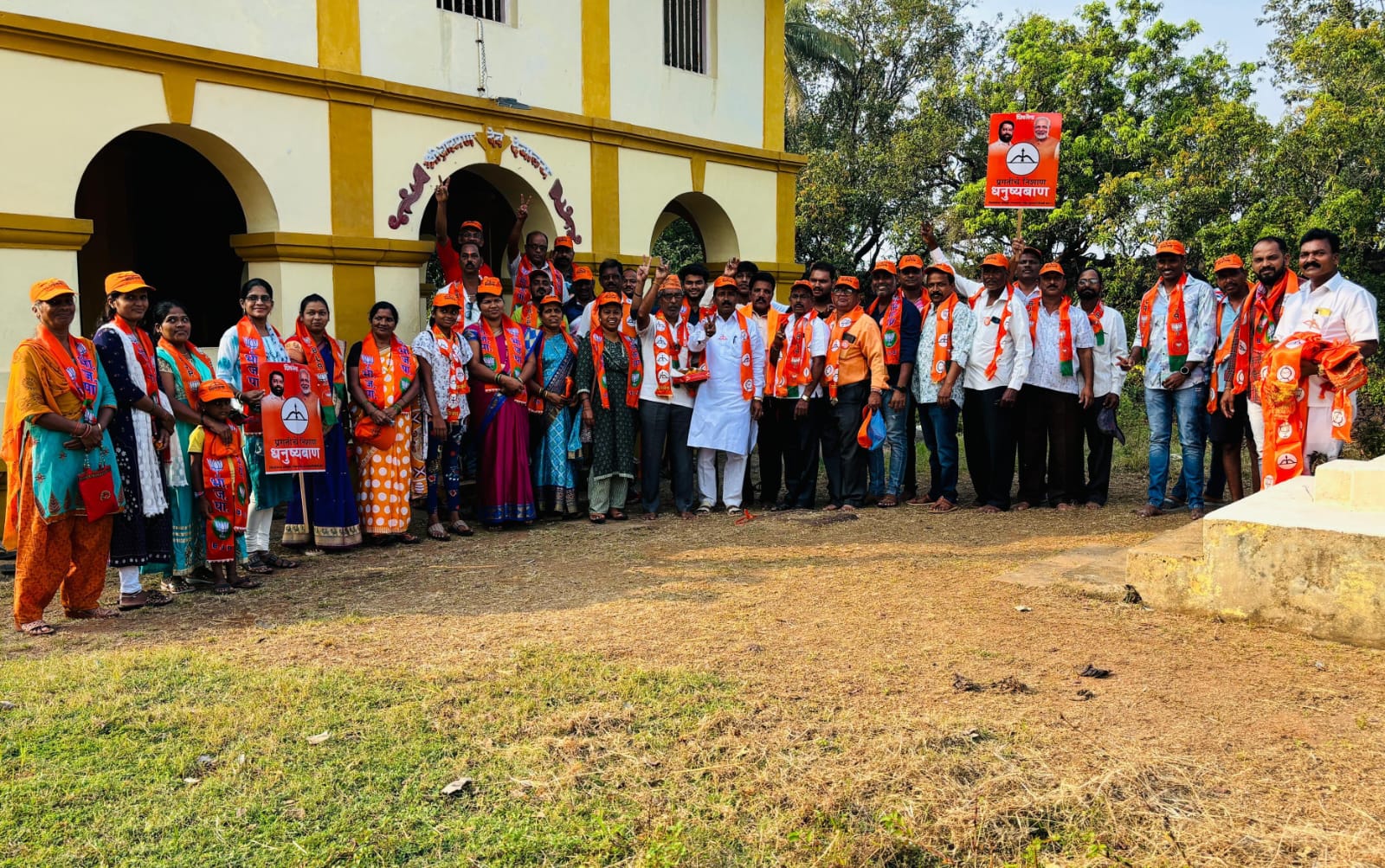 कुंभारमाठ : महायुतीचे उमेदवार निलेश राणे यांच्या प्रचाराचा शुभारंभ