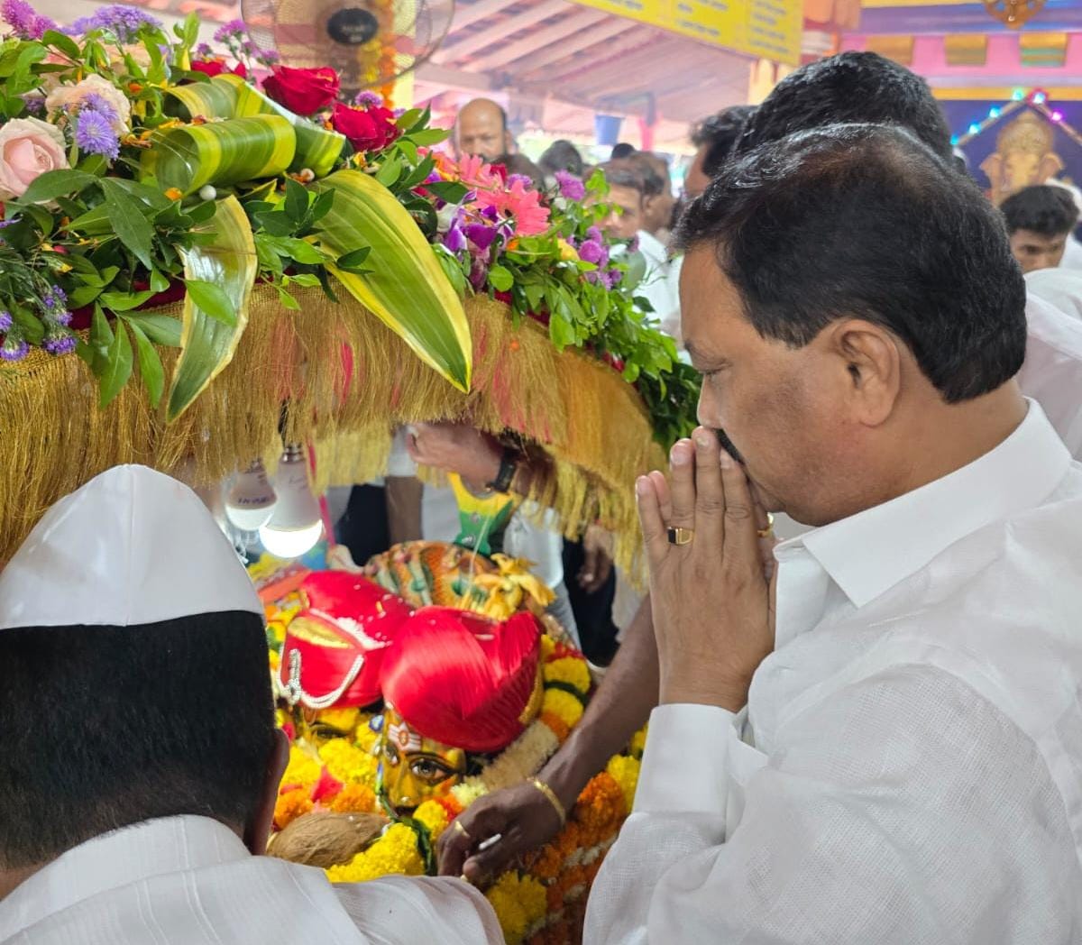 माजी आमदार परशुराम उपरकर यांनी श्री देव नारायण, श्री देव रामेश्वर पालखी सोहळ्याचे घेतले दर्शन