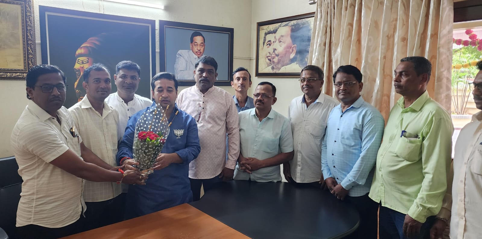 सिंधुदुर्ग जिल्हा रेशन दुकानदार संघटना पदाधिकाऱ्यांनी घेतली आम. नितेश राणे यांची भेट