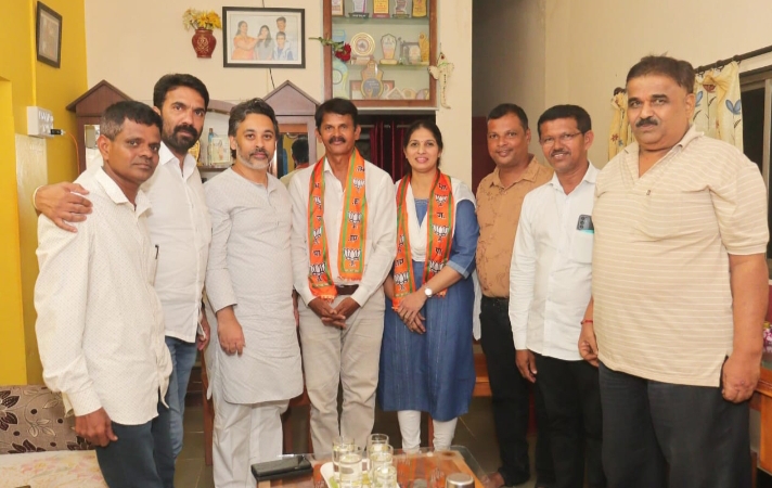 खरारे पेंडूर उबाठा सेनेच्या ग्रा. प सदस्य सौ. वैष्णवी विष्णू लाड यांचा भाजपात प्रवेश