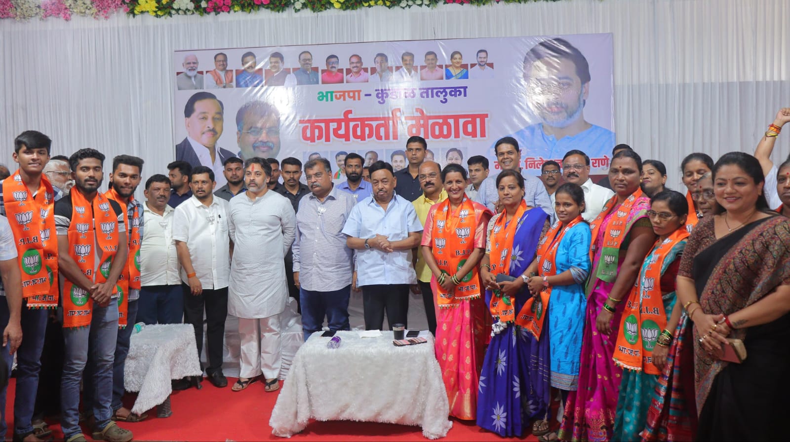 पावशी सरपंच वैशाली पावसकर यांचा सहकाऱ्यांसह भाजपात प्रवेश