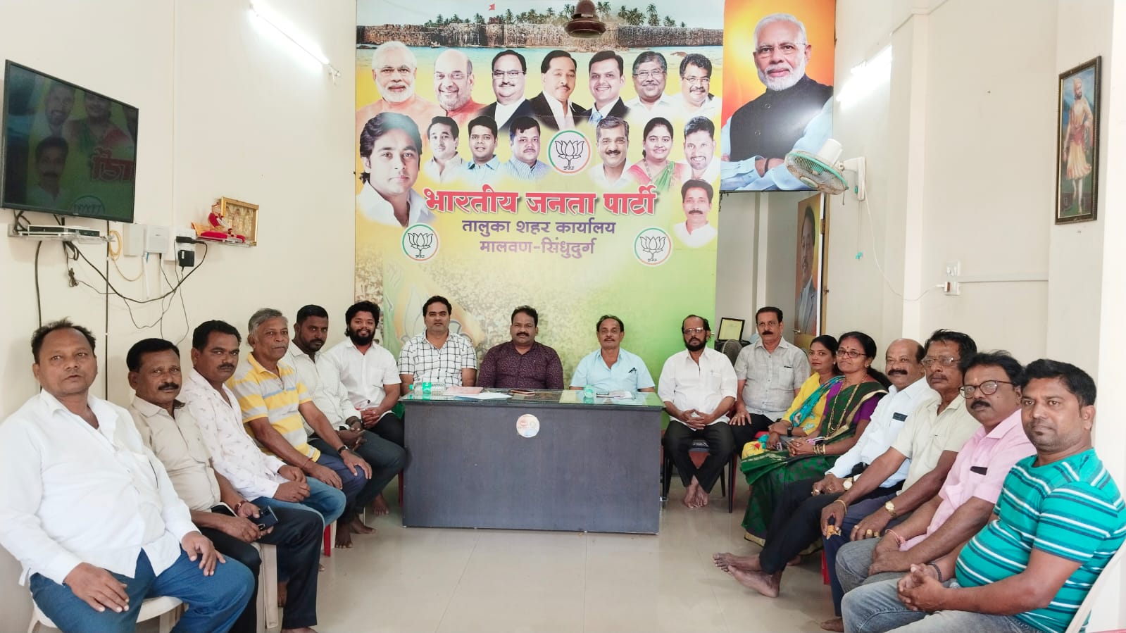 विकासाचा रथ आमदार निलेश राणे गतिमानपणे पुढे नेतील...