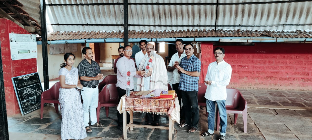 ओझर विद्यामंदिरचे ज्येष्ठ शिक्षक नितीन परुळेकर यांचा सेवानिवृत्तीपर सत्कार