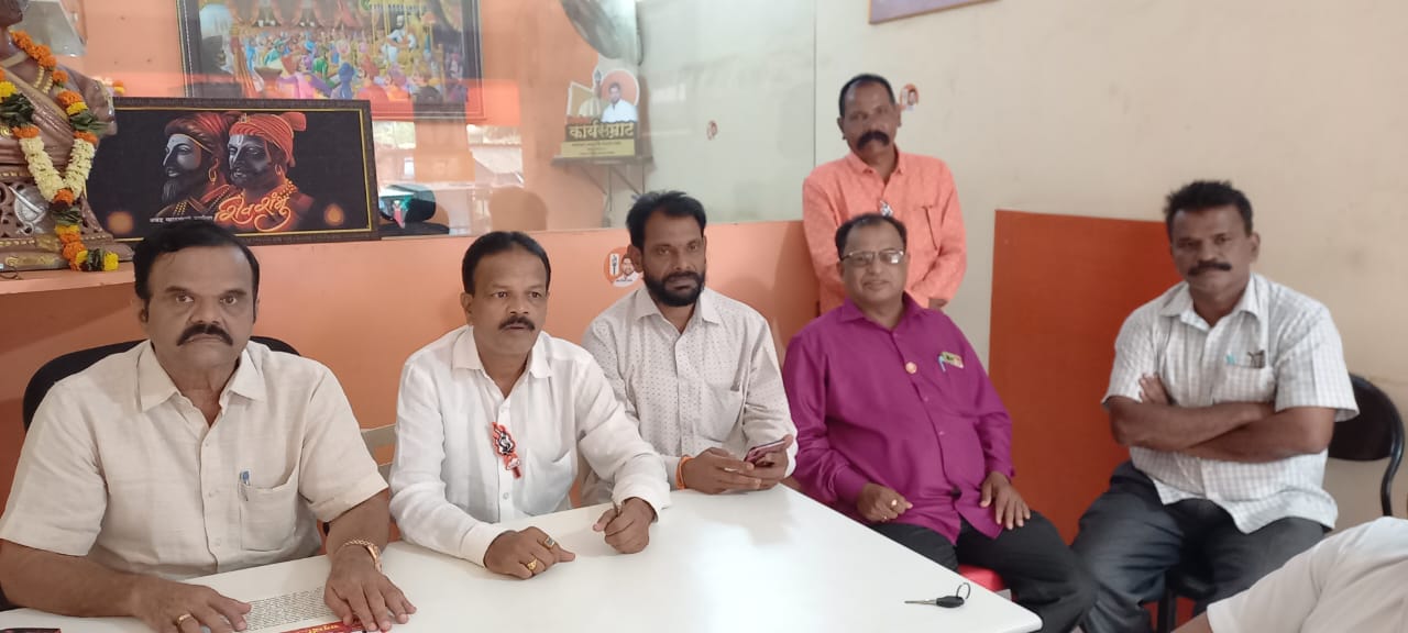 मालवण मधील उद्धव ठाकरेंच्या सभेला मोठ्या संख्येने उपस्थित राहा !