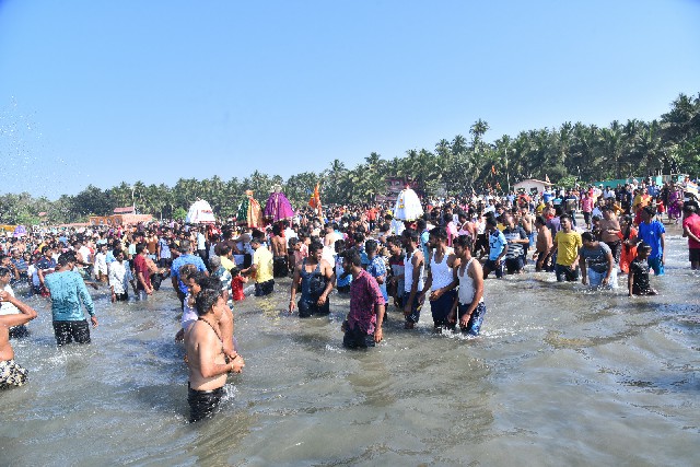 आमडोस श्री देव रवळनाथ पंचायतन सोमवारी निघणार तीर्थस्नानाला..