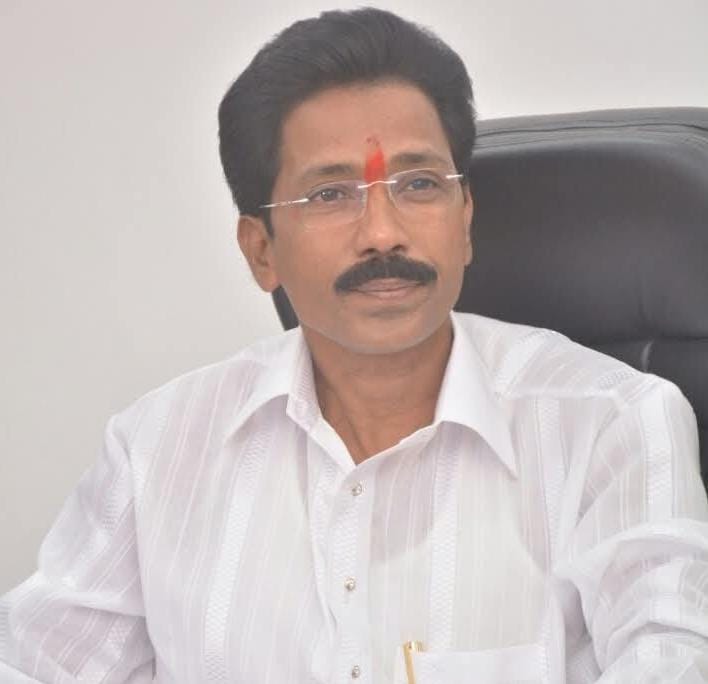 राणे साहेबांचा निष्ठावंत कार्यकर्ता हेच पद आपल्यासाठी सर्वोच्च मानणारे अशोक सावंत…