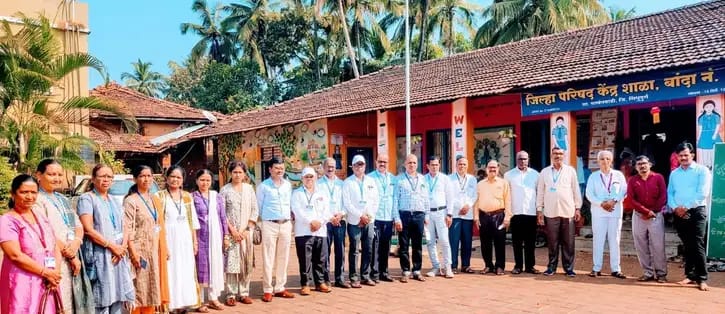 सातारा जिल्हा परिषद शिक्षक अधिकारी वर्गाची बांदा केंद्रशाळेला भेट