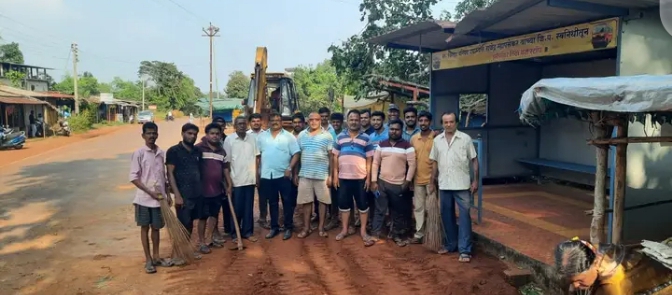 झरेबांबर अपघातग्रस्त तिठा येथे राजेंद्र म्हापसेकर यांनी स्वखर्चाने केली डागडुजी