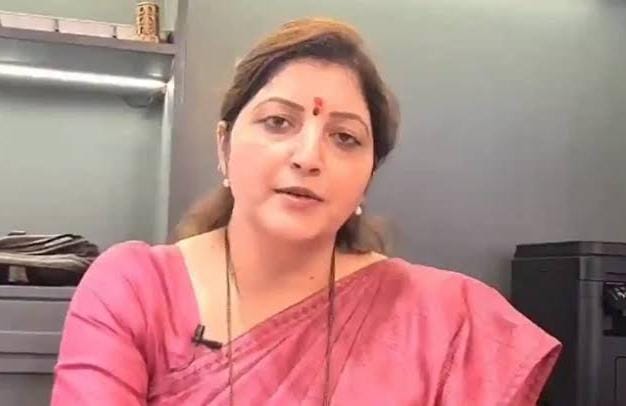 'महिला आयोग आपल्या दारी'