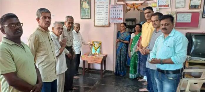 बांदा नट वाचनालयात महापरिनिर्वाण दिन साजरा