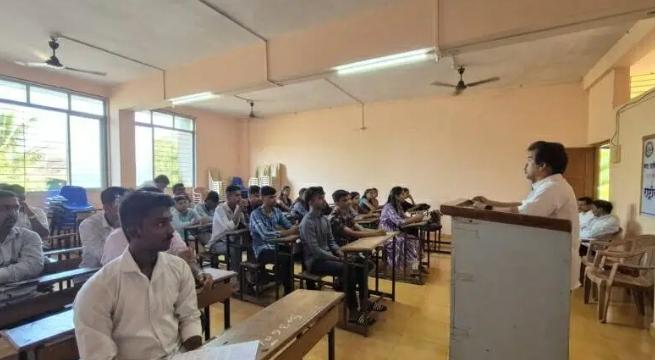 लक्ष्मीबाई सिताराम हळबे महाविद्यालयात एड्स विषयक जनजागृती
