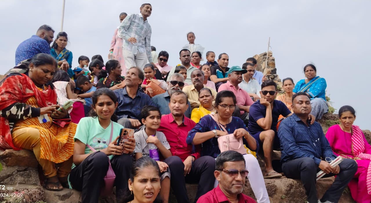 द ब्लाइंड वेल फेअर ऑर्गनायझेशन इंडियाच्या अंध बांधवांची सिंधुदुर्ग किल्ला भेट