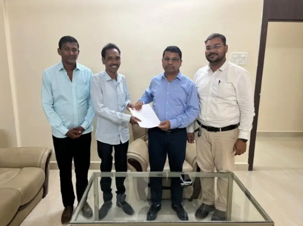 कुडाळ नगरसेवक विलास कुडाळकर यांनी घेतली अनुसूचित जाती जमाती आयोग उपाध्यक्ष ॲड. धर्मपाल मेश्राम यांची भेट