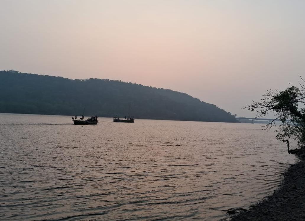 वाघवणे कर्ली खाडी येथे सुरू असलेल्या अवैध वाळू उत्खननावर कारवाई व्हावी…