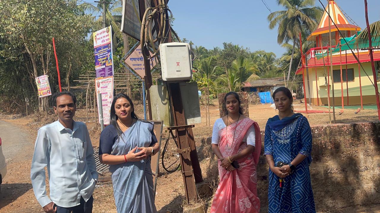 कविलकाटे येथील धोकादायक फ्युज बॉक्स बदलला
