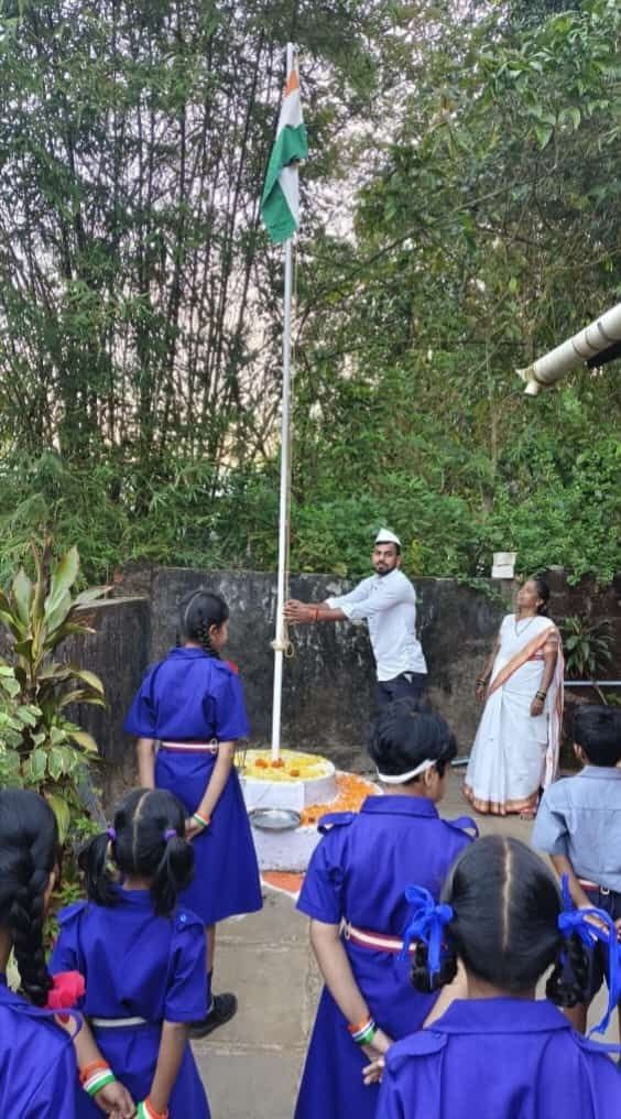 विद्या मंदिर करुळ गावठण अ प्रशालेत प्रजासत्ताक दिनानिमित्त विविध कार्यक्रम संपन्न