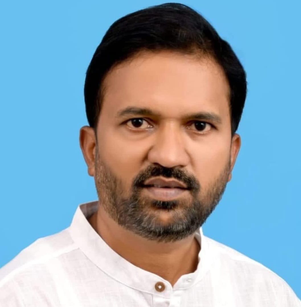 माजी आमदार वैभव नाईक यांची चौकशी करणाऱ्या एसीबीच्या अधिकाऱ्यांचीच चौकशी करा !