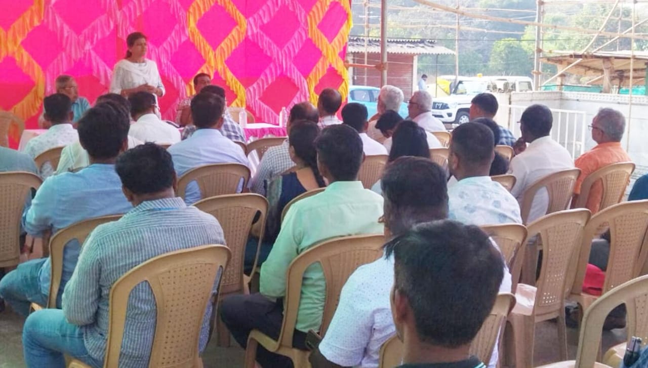 आंगणेवाडी यात्रा नियोजनाचा तहसीलदार वर्षा झालटे यांनी घेतला आढावा
