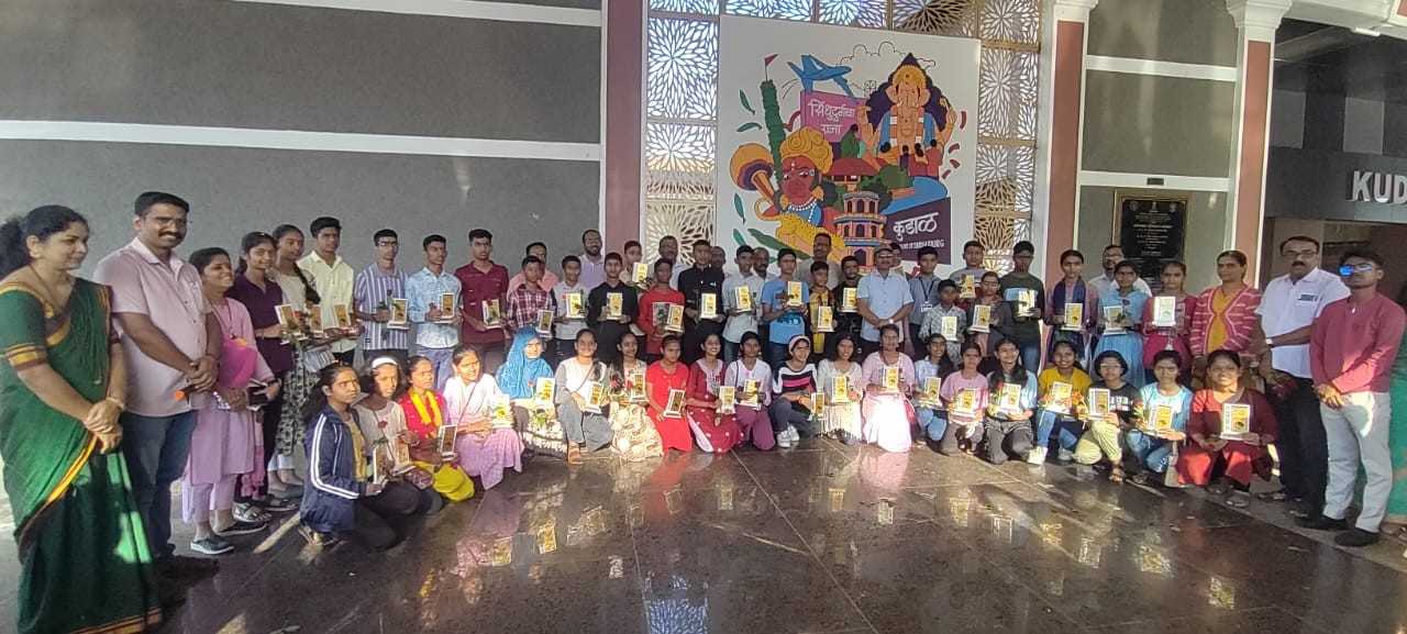 अविस्मरणिय 'इस्रो' सफरी वरून जि. प. शाळातील विद्यार्थी परतले
