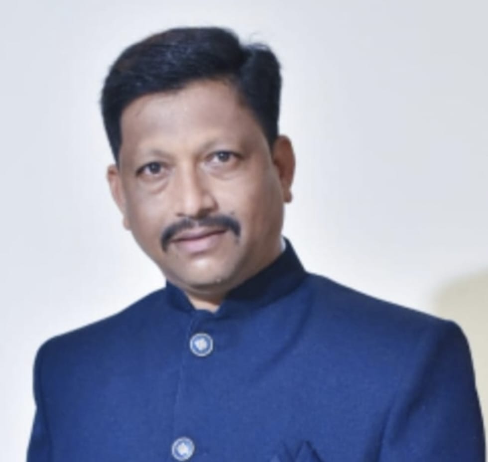 कवी किशोर कदम लिखित बालविश्व काव्यसंग्रहाचे 15 मार्च रोजी प्रकाशन