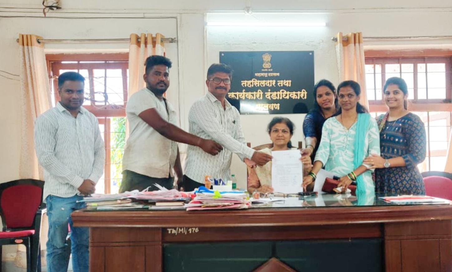 देवली सरपंचांच्या विरोधात अविश्वास ठराव