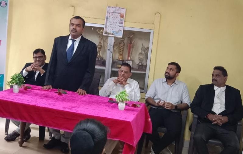 कुडाळ न्यायालयात जागतिक आंतरराष्ट्रीय न्याय दिन साजरा