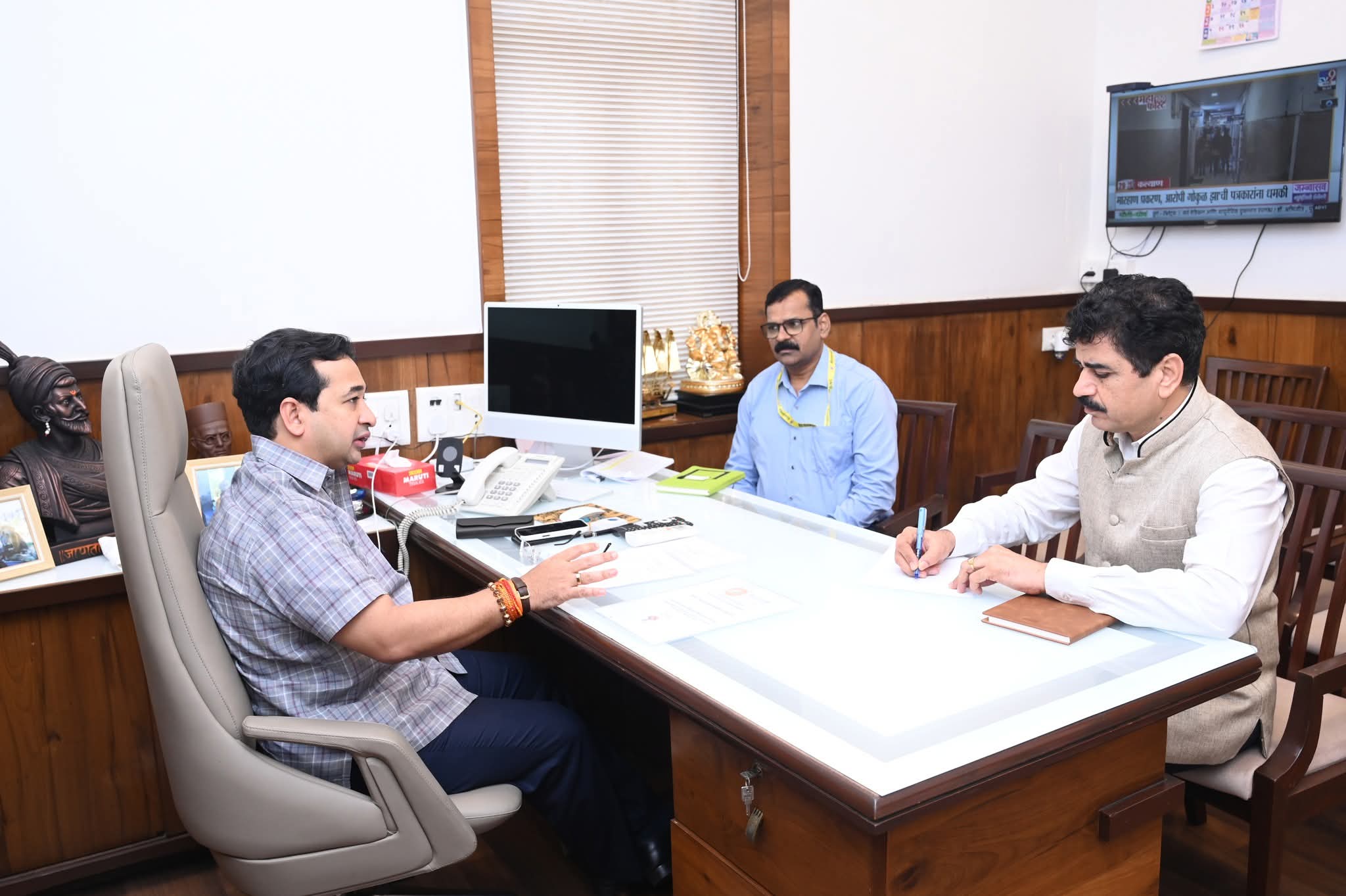 बीएसएनएलचे मुख्य महाप्रबंधक यांच्यासोबत पालकमंत्री नितेश राणे यांची बैठक