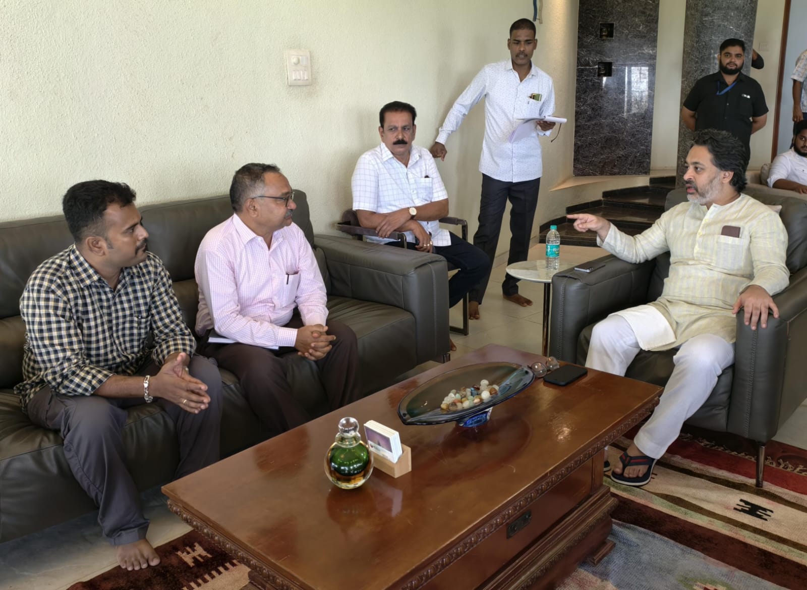 मालवण कुडाळ मधील वीज समस्या प्राधान्यक्रमाने सोडवल्या जाणार