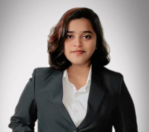 बीएएलएलबी परीक्षेत आद्या संतोष नागवेकर हिचे यश