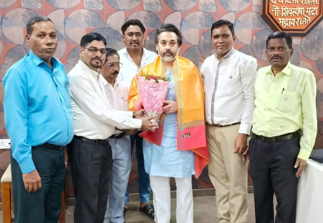परूळे आंबेगाळी ग्रामस्थांच्या वतीने आमदार निलेश राणे यांचा सत्कार