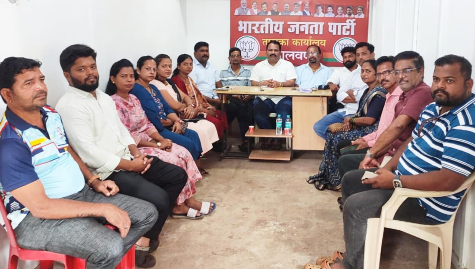 फ्रिज, वॉशिंग मशीन, फॅन यांसह सोन्या चांदीची बक्षिसे