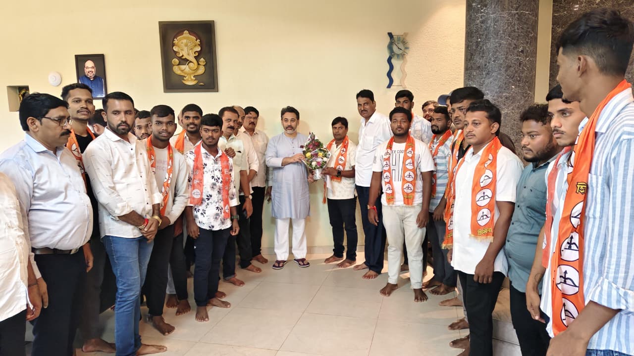 वायरी येथील तरुणांचा शिवसेनेत प्रवेश