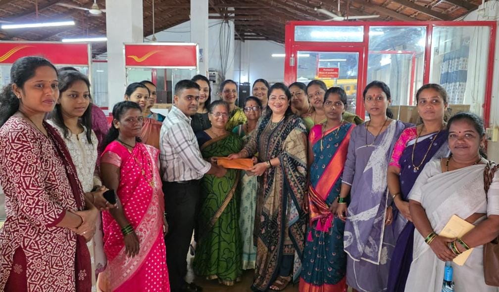 कुडाळ | शिवसेना महिला जिल्हाप्रमुख दिपलक्ष्मी पडते व महिला पदाधिकारी यांनी सैनिकांना पाठवल्या राखी…
