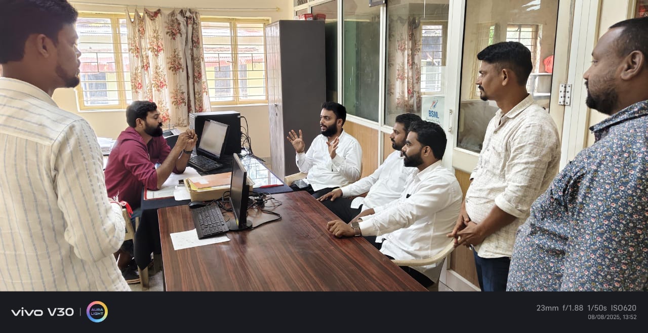 युवासेना पदाधिकाऱ्यांनी वेधले बीएसएनएल अधिकाऱ्यांचे लक्ष